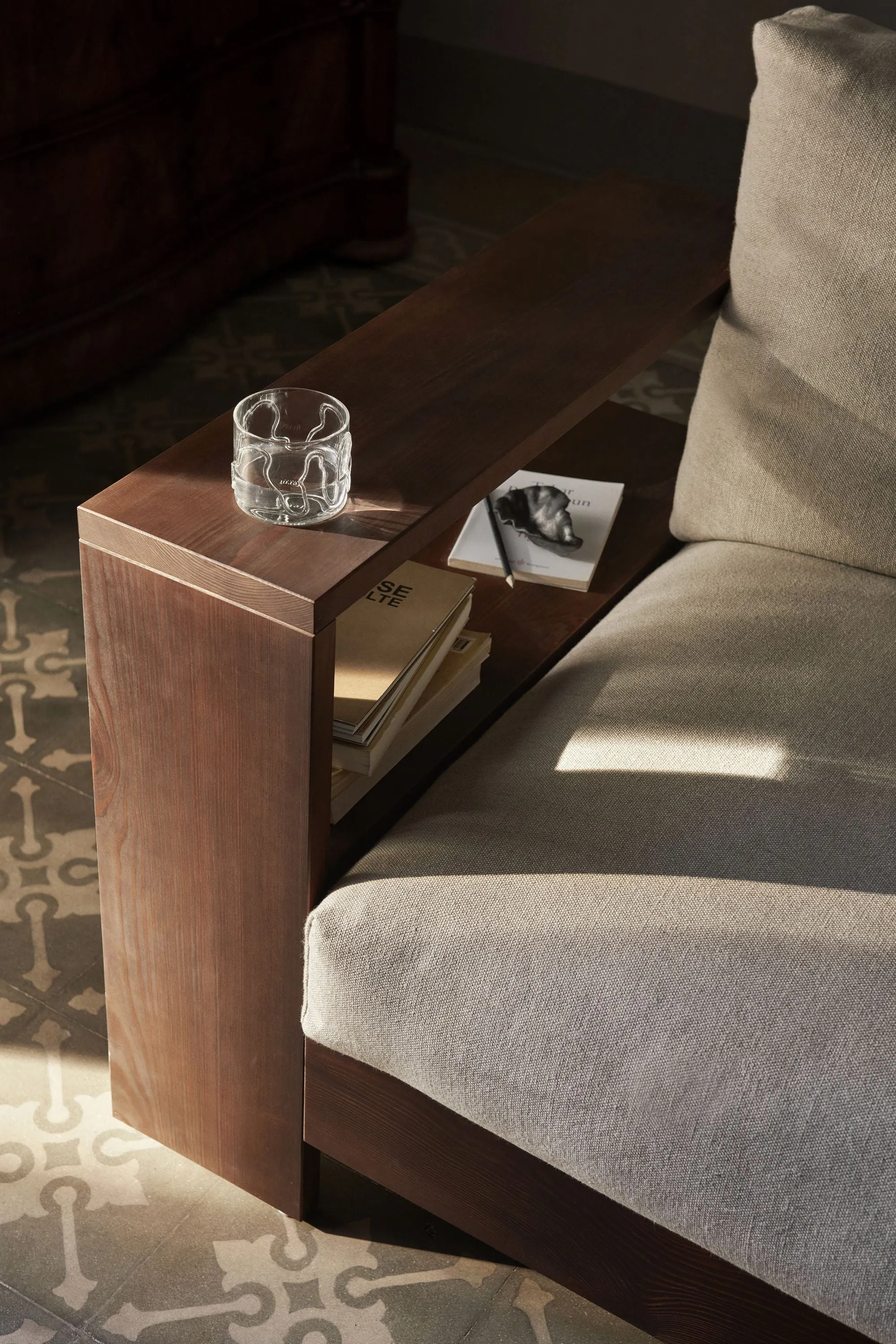 Ferm Living Edre Sofa Classic Linen, Dark Stained/Natural