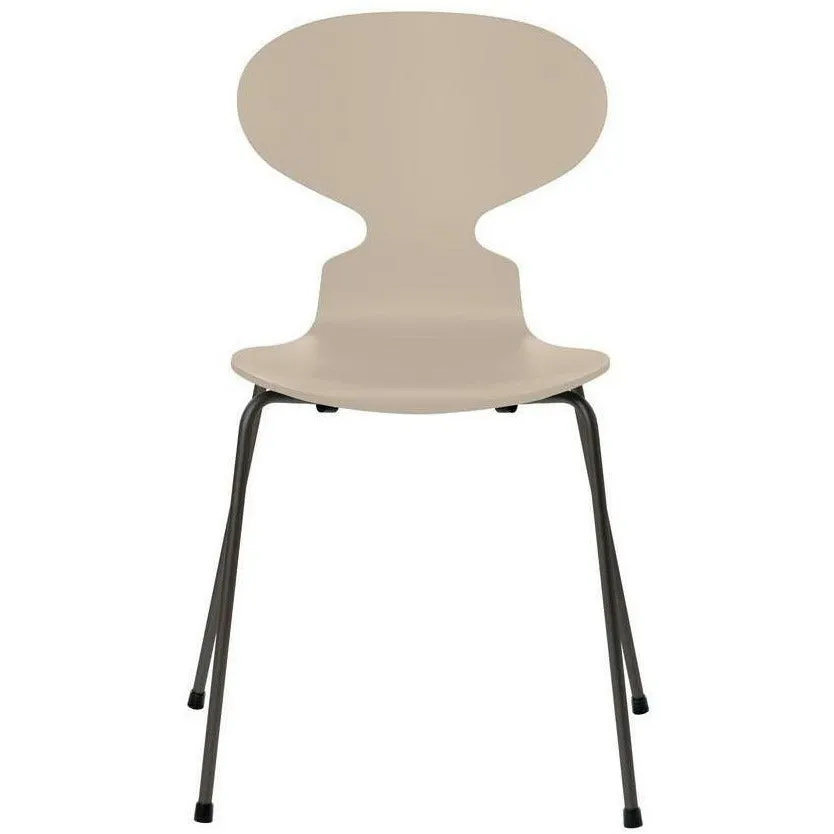 Fritz Hansen Ant™ Chair Lacquered Light Beige Shell, Warm Graphite Base