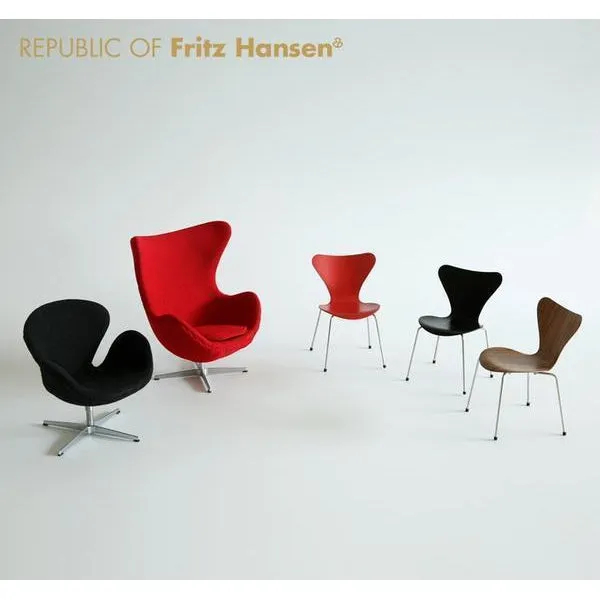 Fritz Hansen Miniature Chair Egg™, Red