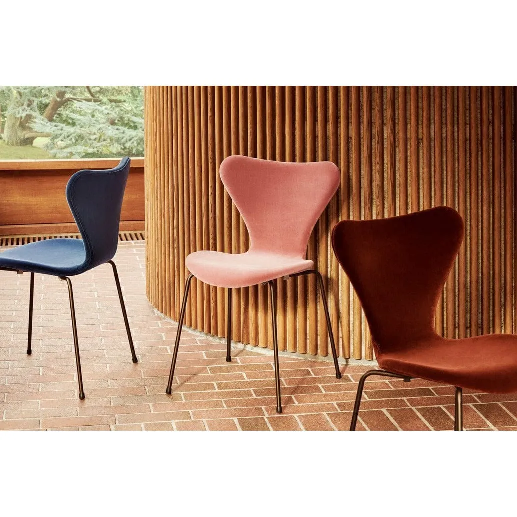 Fritz Hansen Series 7™ Chair Full Upholstery, Brown Bronze/Belfast Velvet Grey Brown