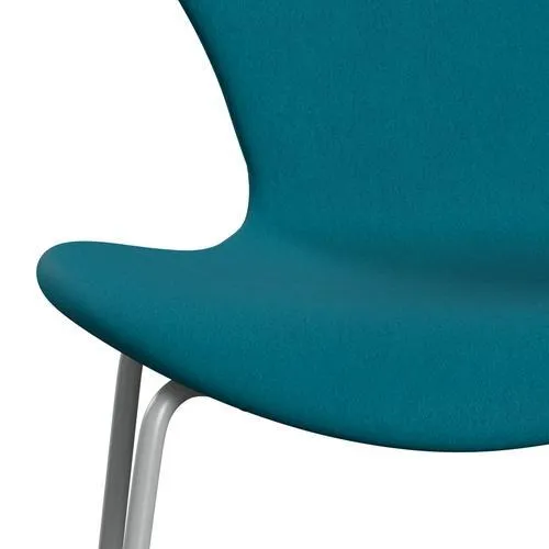 Fritz Hansen Series 7™ Chair Full Upholstery, Nine Grey/Comfort Turquoise (C67002)