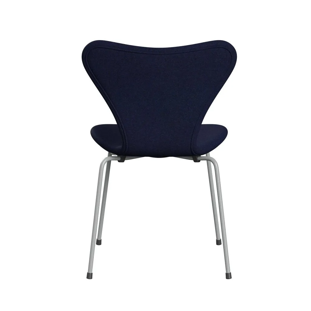 Fritz Hansen Series 7™ Chair Full Upholstery, Nine Grey/Divina Md Midnight Blue