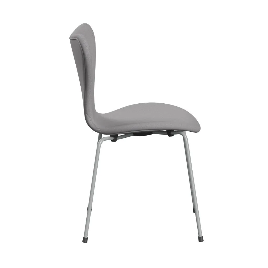 Fritz Hansen Series 7™ Chair Full Upholstery, Nine Grey/Remix Grey/Green