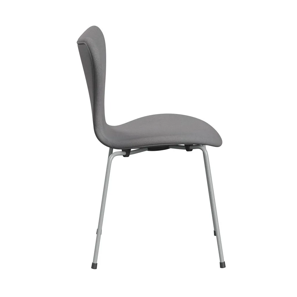 Fritz Hansen Series 7™ Chair Full Upholstery, Nine Grey/Tonus Light Grey