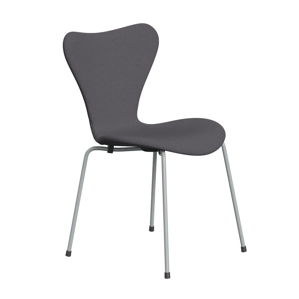 Fritz Hansen Series 7™ Chair Full Upholstery, Silver Grey/Capture Dark Grey