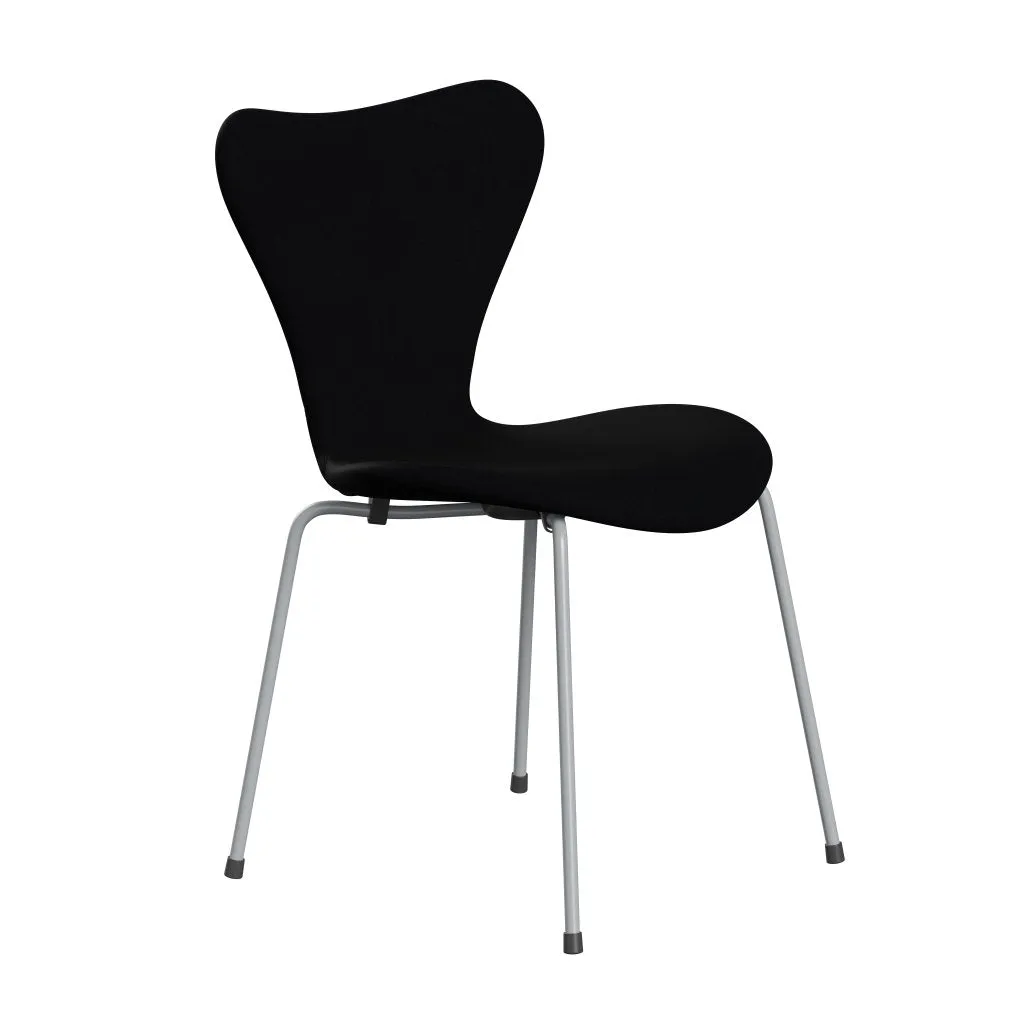 Fritz Hansen Series 7™ Chair Full Upholstery, Silver Grey/Comfort Black (C00050)