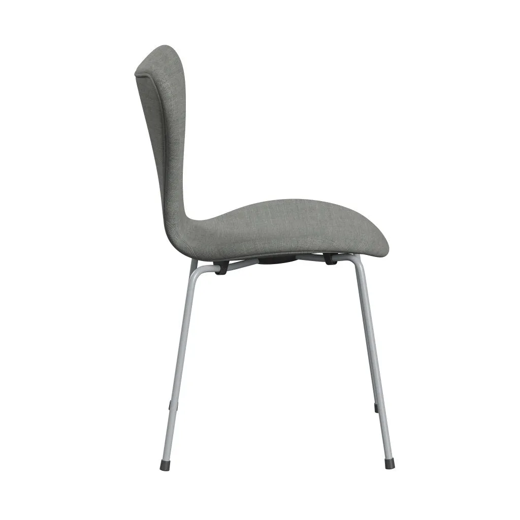 Fritz Hansen Series 7™ Chair Full Upholstery, Silver Grey/Remix Light Grey