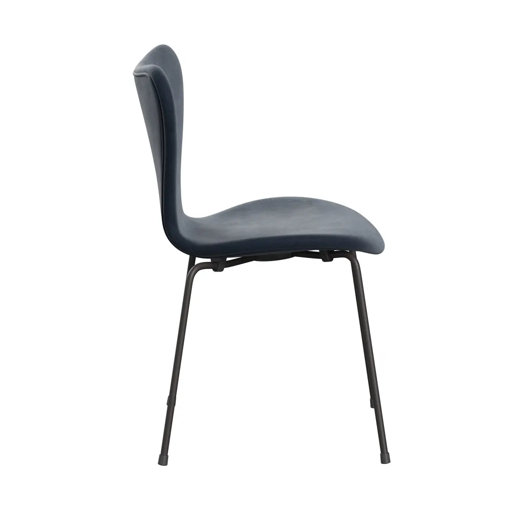 Fritz Hansen Series 7™ Chair Full Upholstery, Warm Graphite/Belfast Velvet Grey Blue