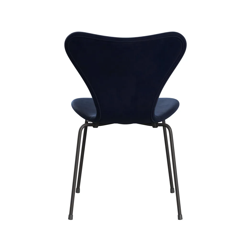 Fritz Hansen Series 7™ Chair Full Upholstery, Warm Graphite/Belfast Velvet Midnight Blue