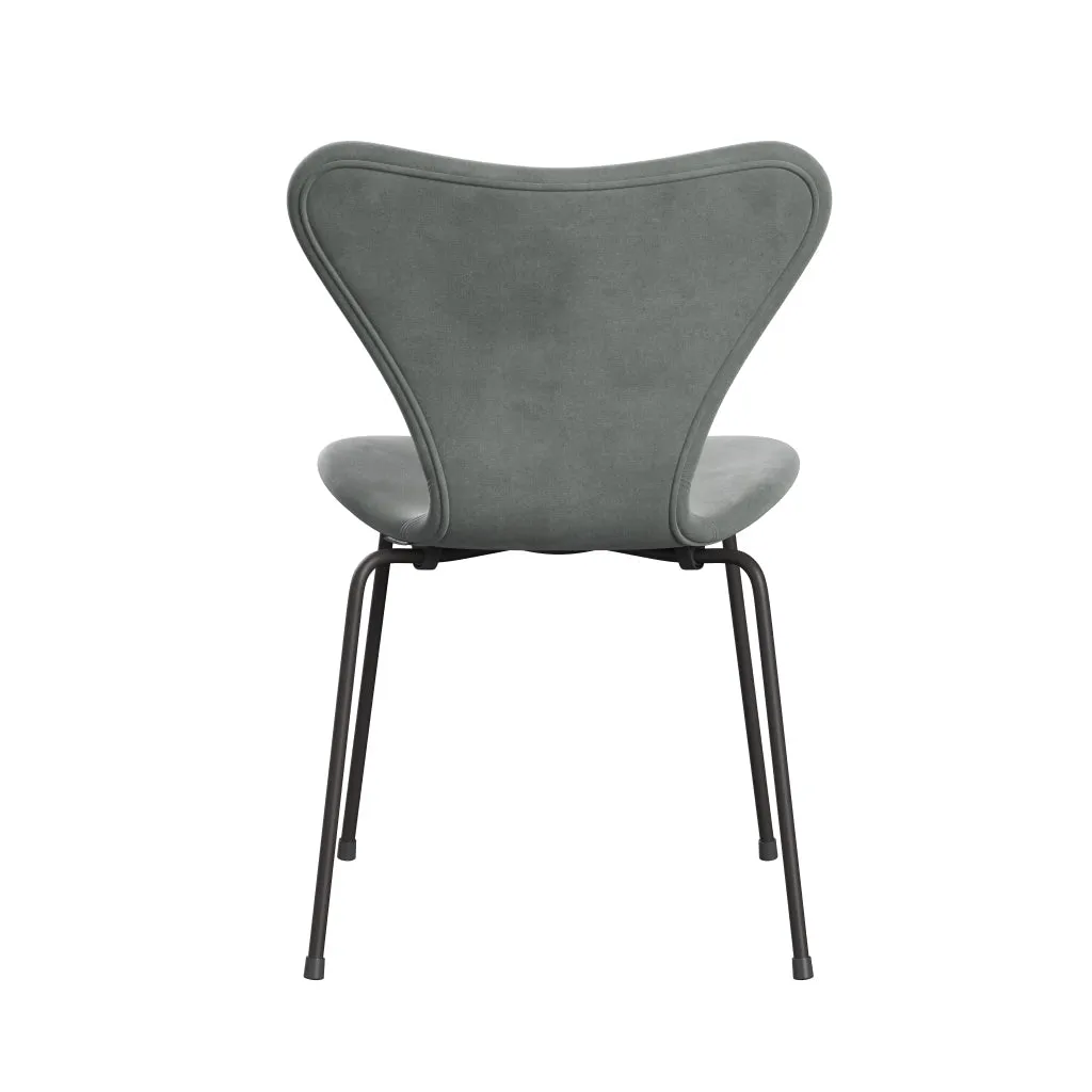 Fritz Hansen Series 7™ Chair Full Upholstery, Warm Graphite/Belfast Velvet Seal Grey