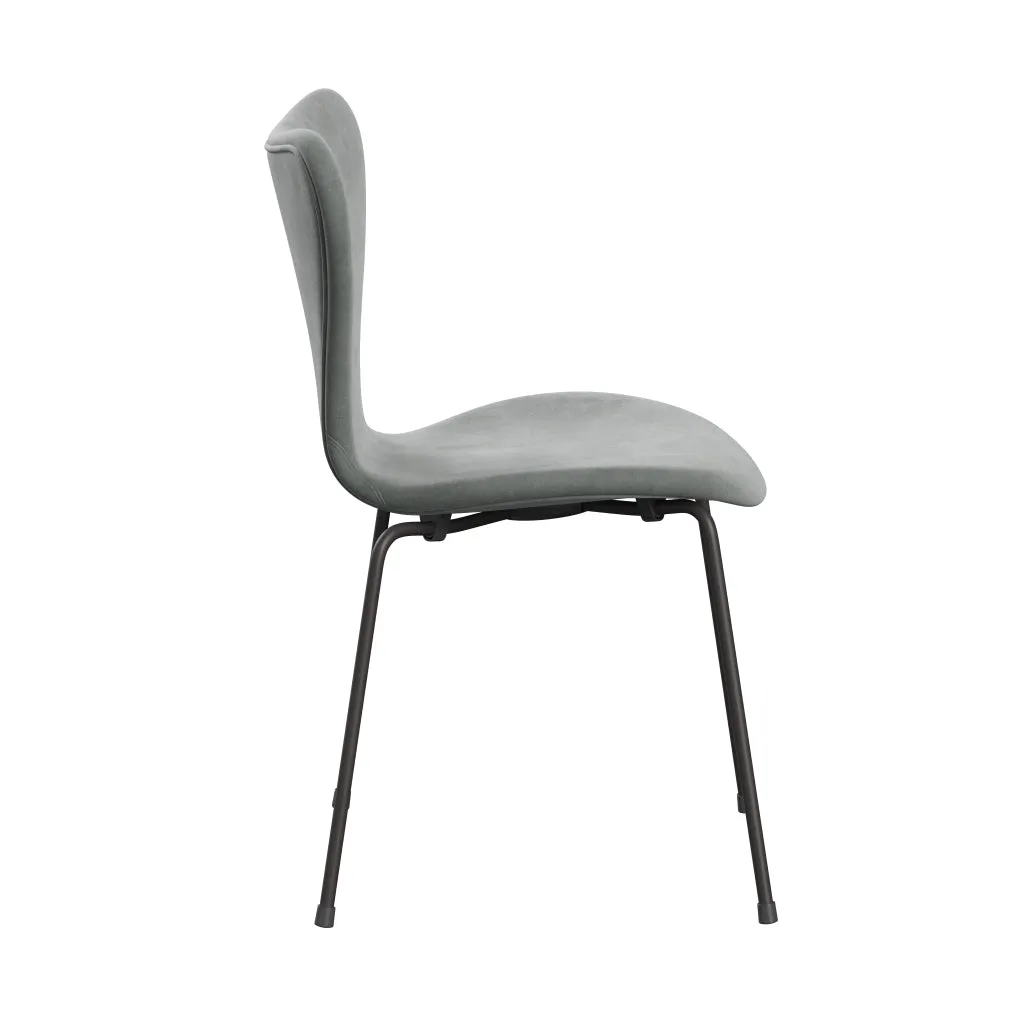 Fritz Hansen Series 7™ Chair Full Upholstery, Warm Graphite/Belfast Velvet Seal Grey