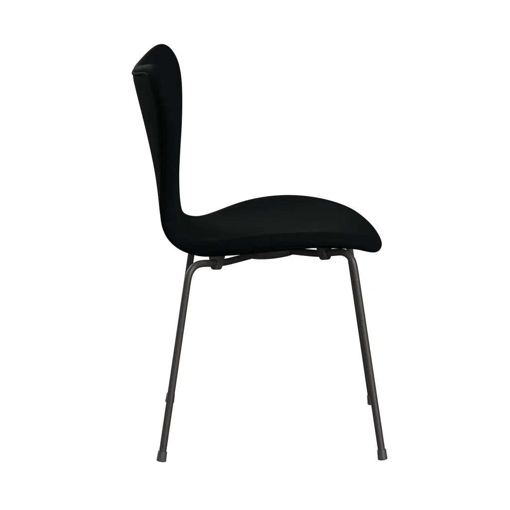 Fritz Hansen Series 7™ Chair Full Upholstery, Warm Graphite/Divina Black