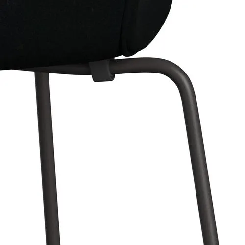 Fritz Hansen Series 7™ Chair Full Upholstery, Warm Graphite/Divina Black
