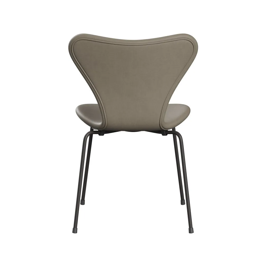 Fritz Hansen Series 7™ Chair Full Upholstery, Warm Graphite/Essential Light Grey