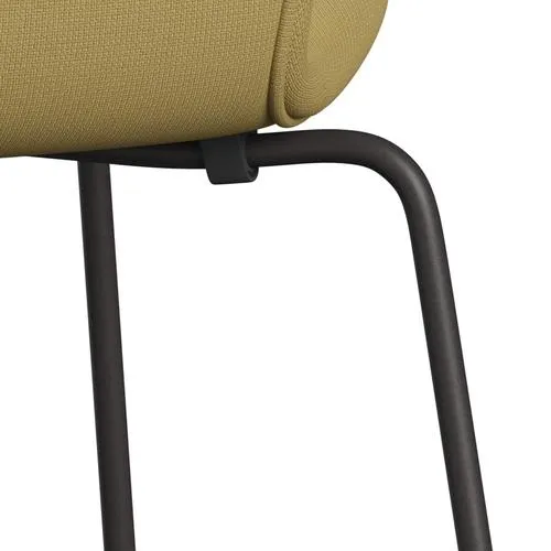 Fritz Hansen Series 7™ Chair Full Upholstery, Warm Graphite/Fame Beige (F62068)