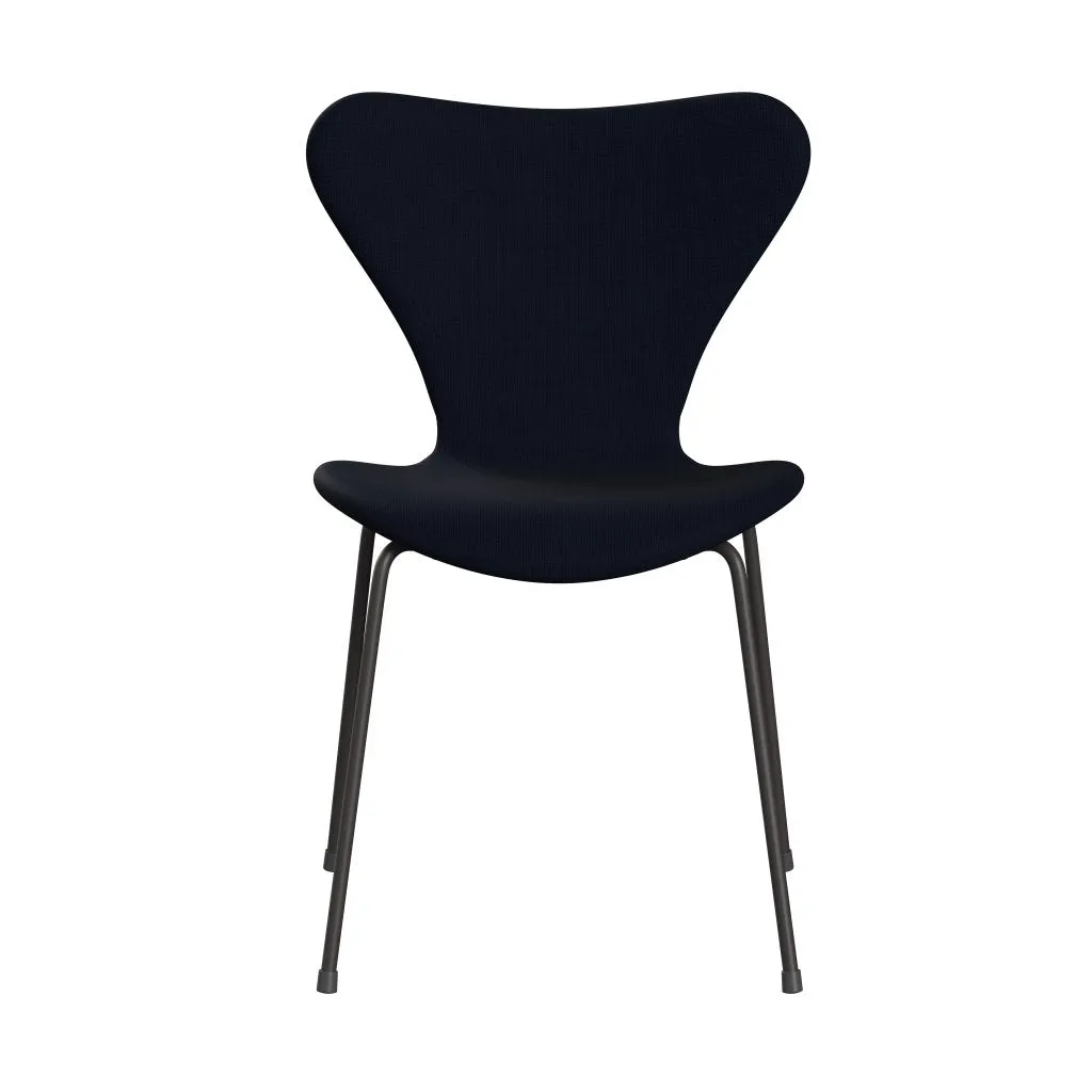 Fritz Hansen Series 7™ Chair Full Upholstery, Warm Graphite/Fame Navy (F66061)