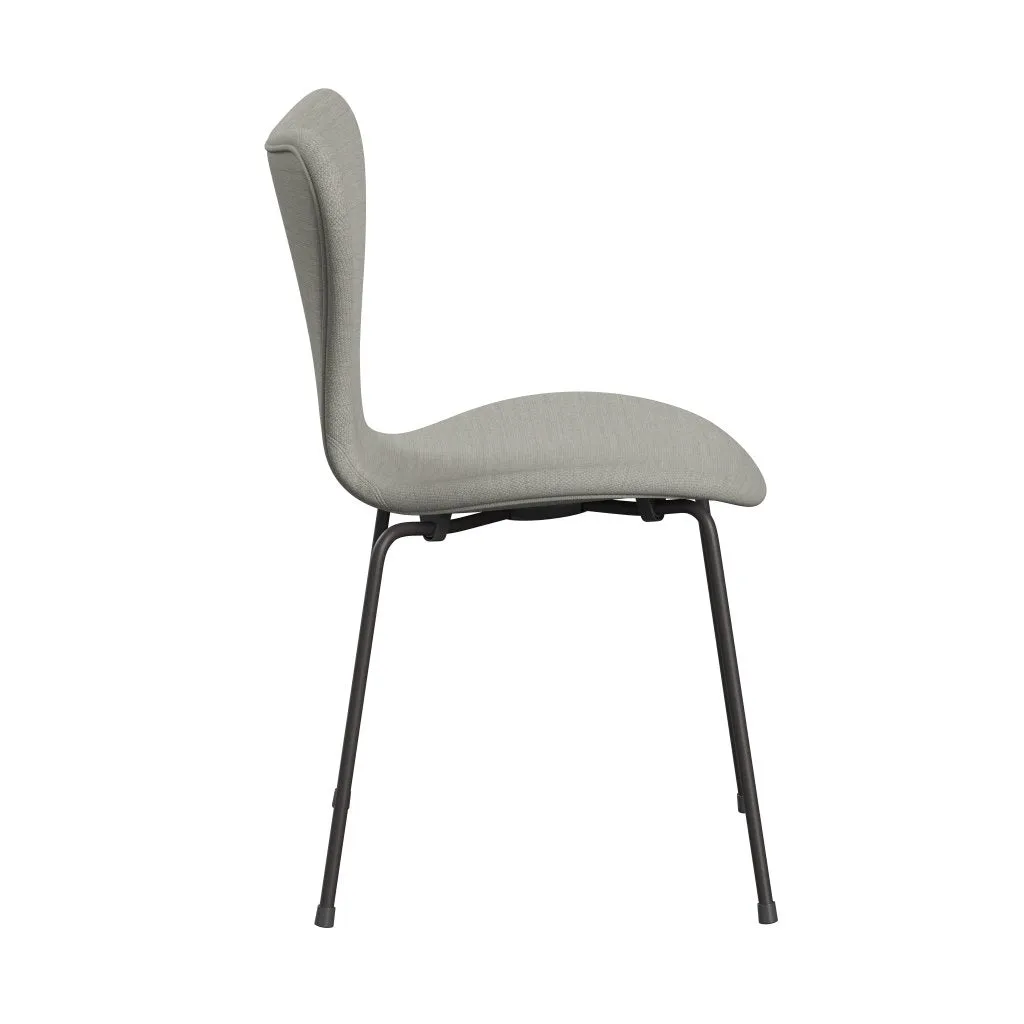 Fritz Hansen Series 7™ Chair Full Upholstery, Warm Graphite/Fiord Beige/Stone
