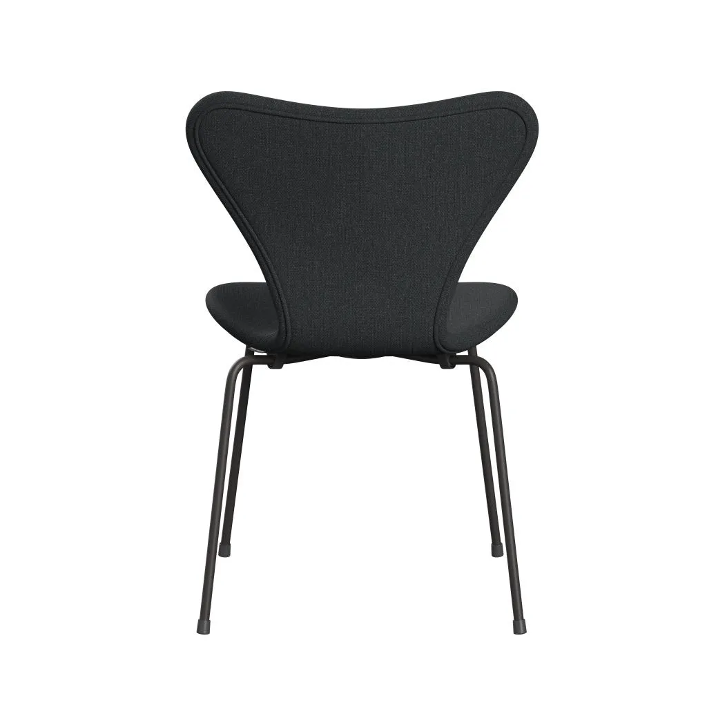 Fritz Hansen Series 7™ Chair Full Upholstery, Warm Graphite/Fiord Dark Grey Multicoloured