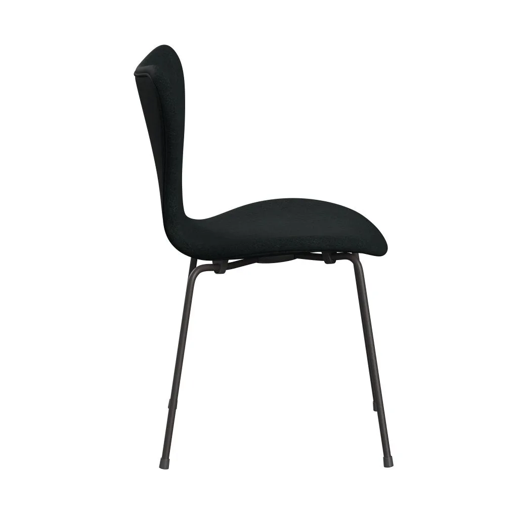 Fritz Hansen Series 7™ Chair Full Upholstery, Warm Graphite/Remix Black (Rem183)