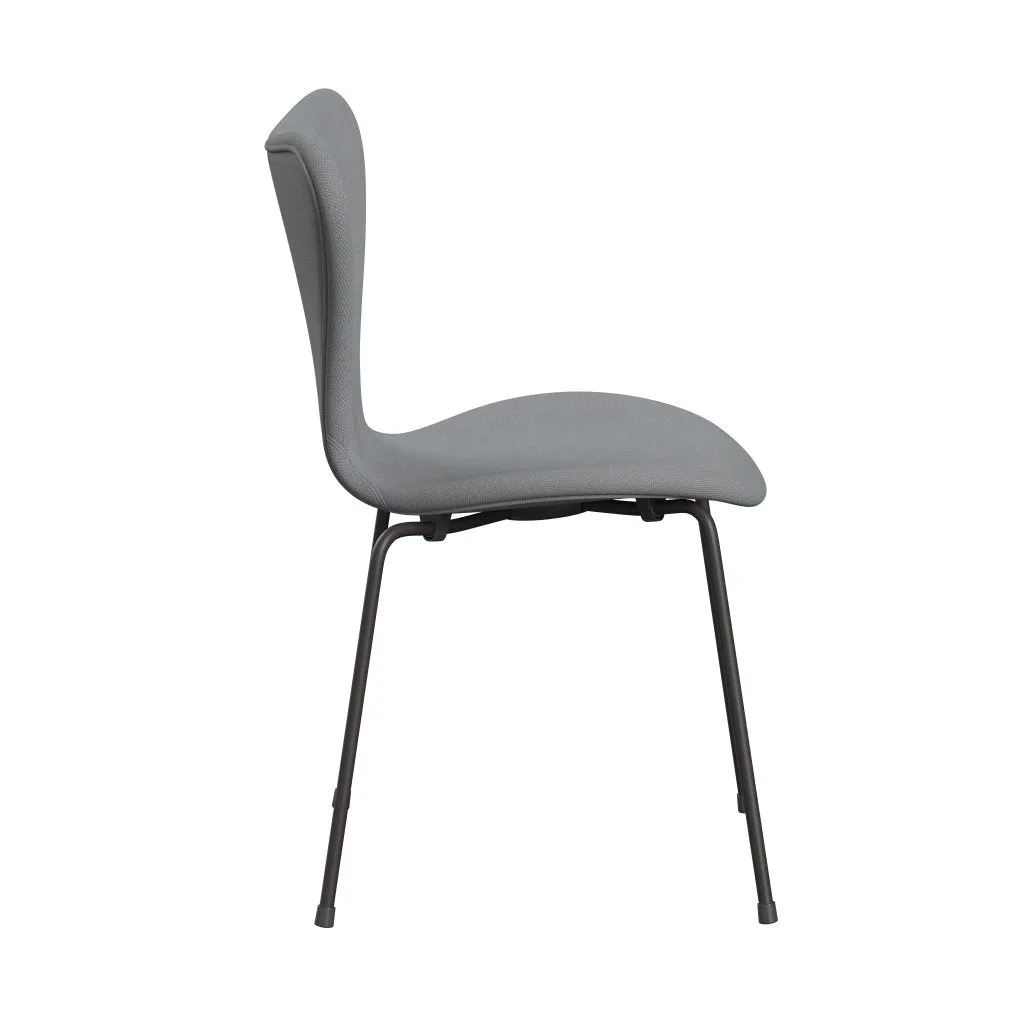Fritz Hansen Series 7™ Chair Full Upholstery, Warm Graphite/Steelcut Light Grey