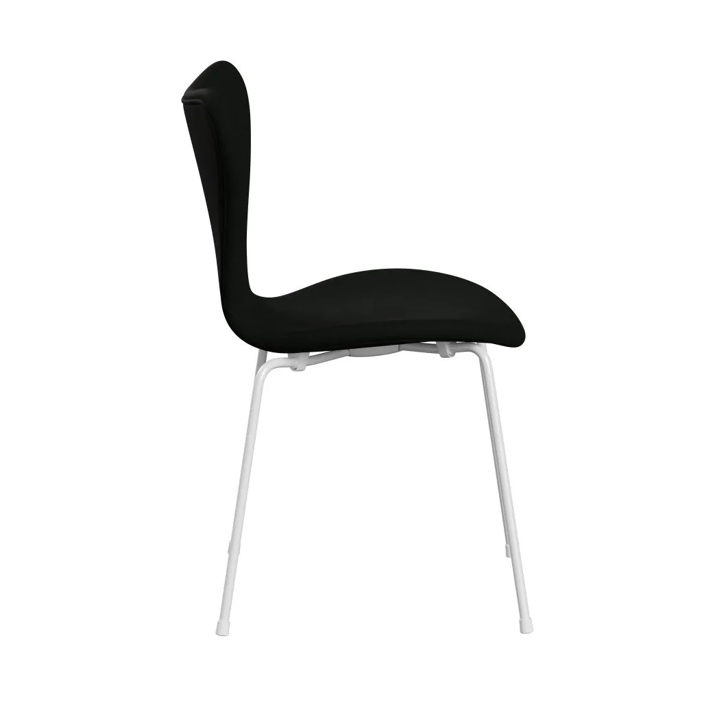 Fritz Hansen Series 7™ Chair Full Upholstery, White/Comfort Black (C60009)