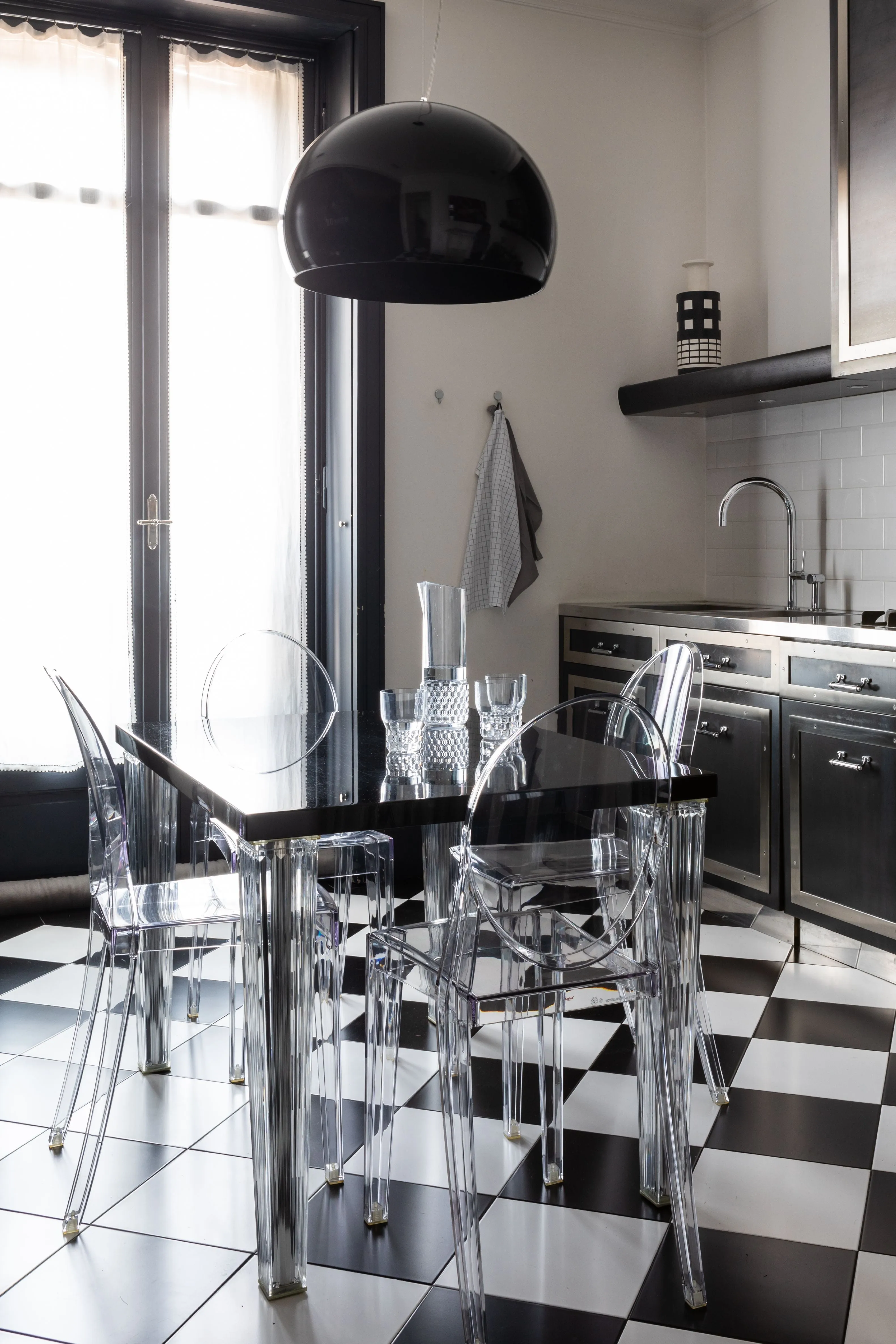 Kartell Top Top Table Per Dr. Yes Round With Round Base ⌀70 Cm, Black
