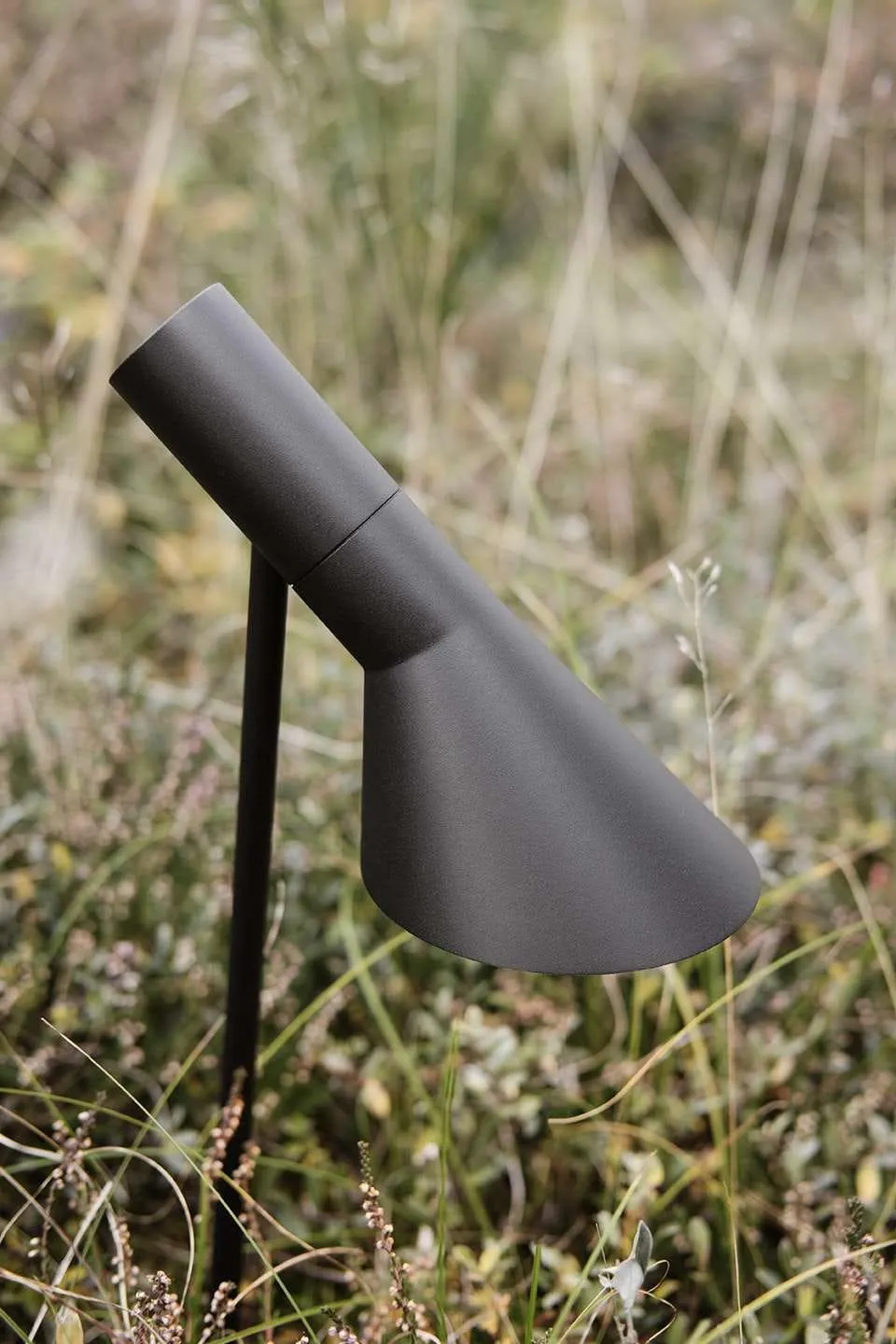 Louis Poulsen Aj Garden Short Bollard Black Led 3000 K 6.5 W, Anchor With Adaptor