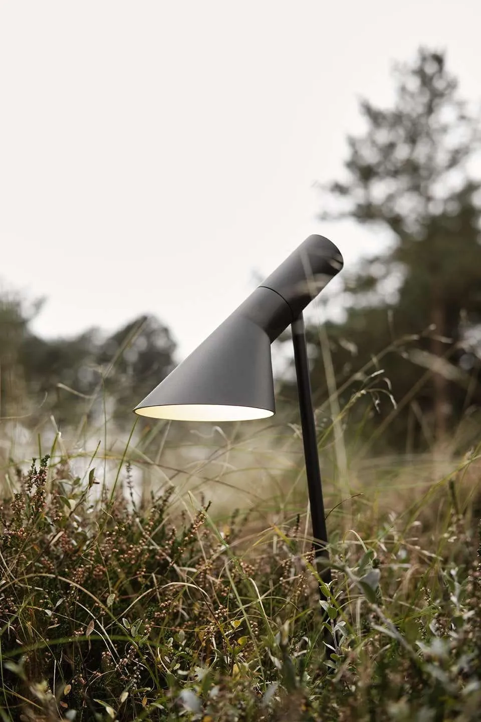 Louis Poulsen Aj Garden Short Bollard Black Led 3000 K 6.5 W, Anchor With Adaptor
