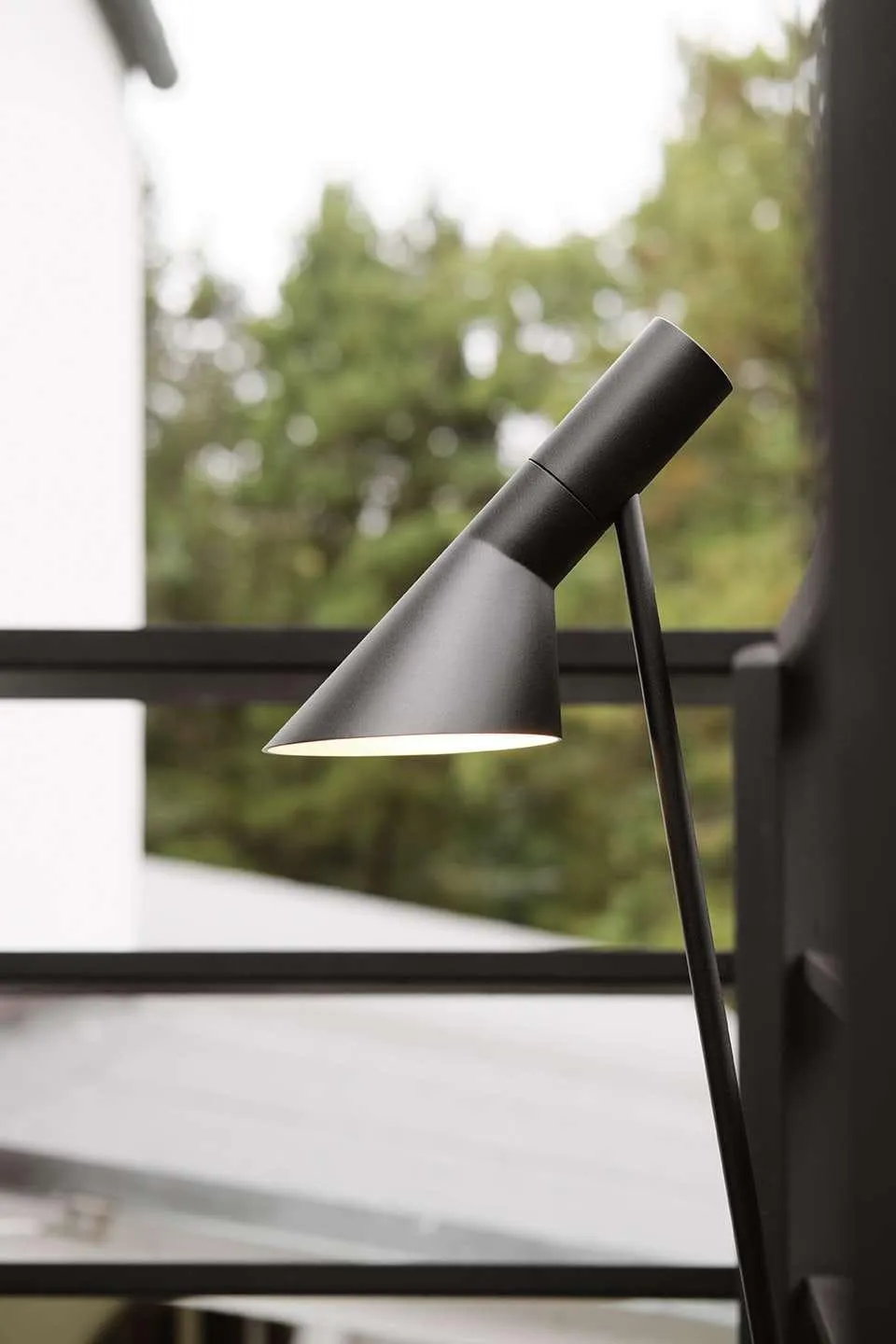 Louis Poulsen Aj Garden Short Bollard Black Led 3000 K 6.5 W, Anchor With Adaptor
