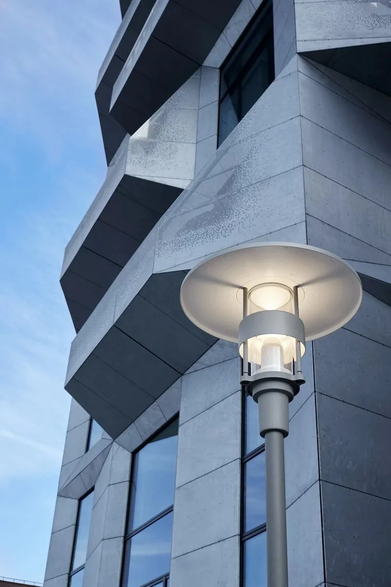 Louis Poulsen Albertslund Mini Post Class Ii Led 3000 K 34 W, Aluminium