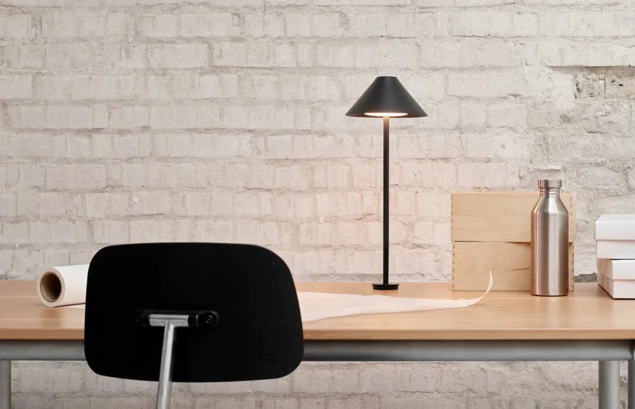 Louis Poulsen Keglen Table Lamp Led 3000 K 8.5 W Pin ø4 Cm, White