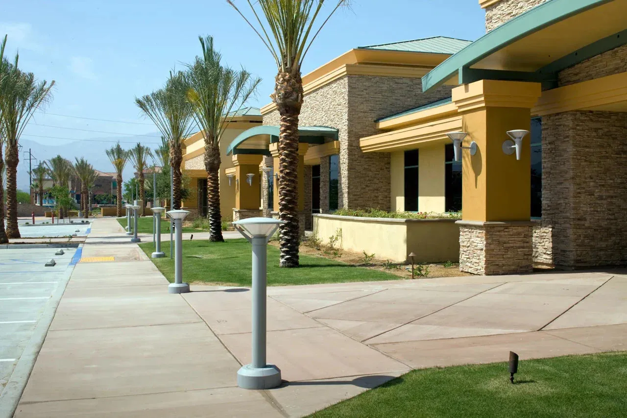 Louis Poulsen Kipp Bollard Class I Led 3000 K 28 W Post For In Ground Installation, Graphite Grey