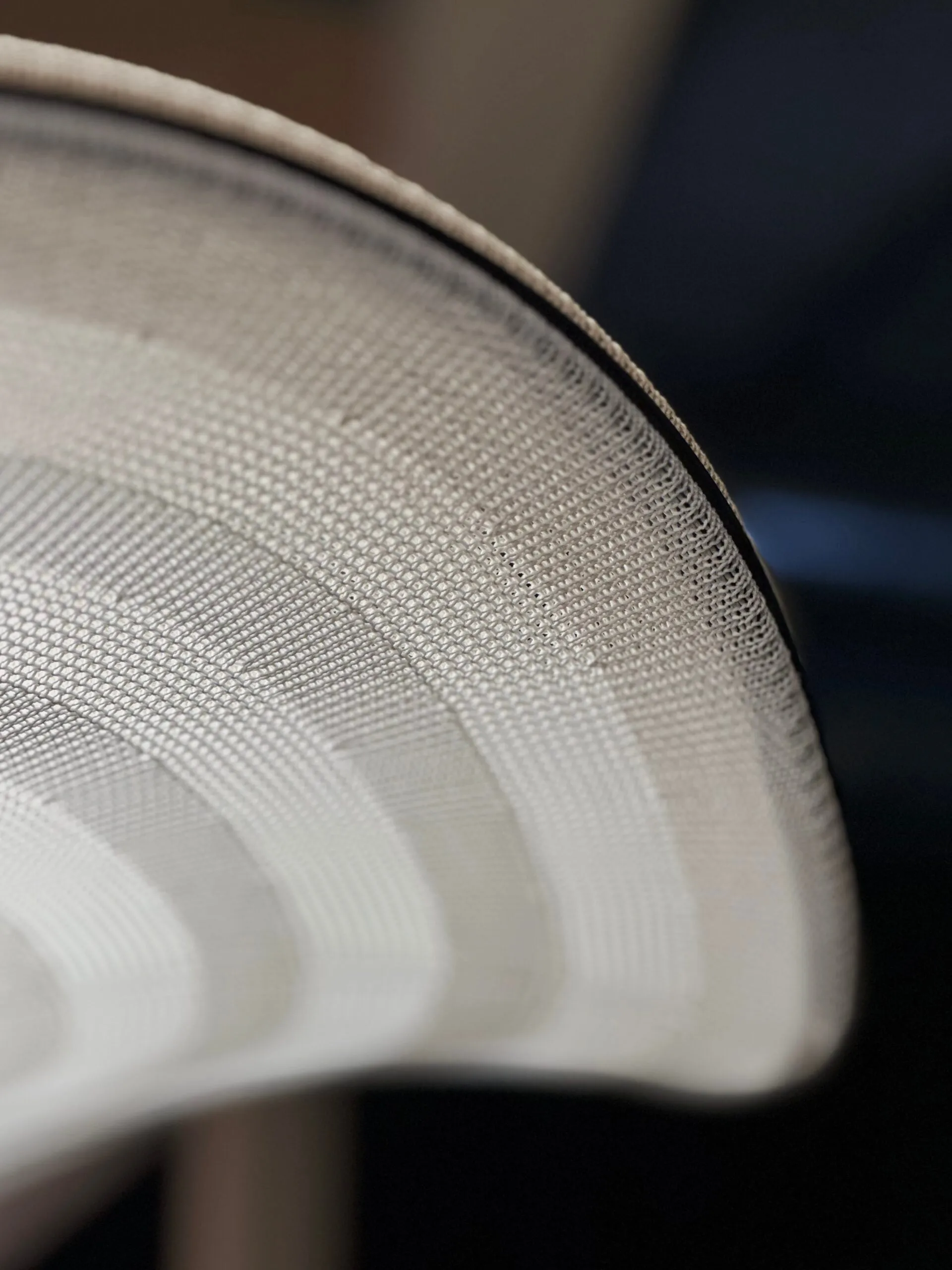 Made By Hand Flying Lamp ø58, Golden Sand