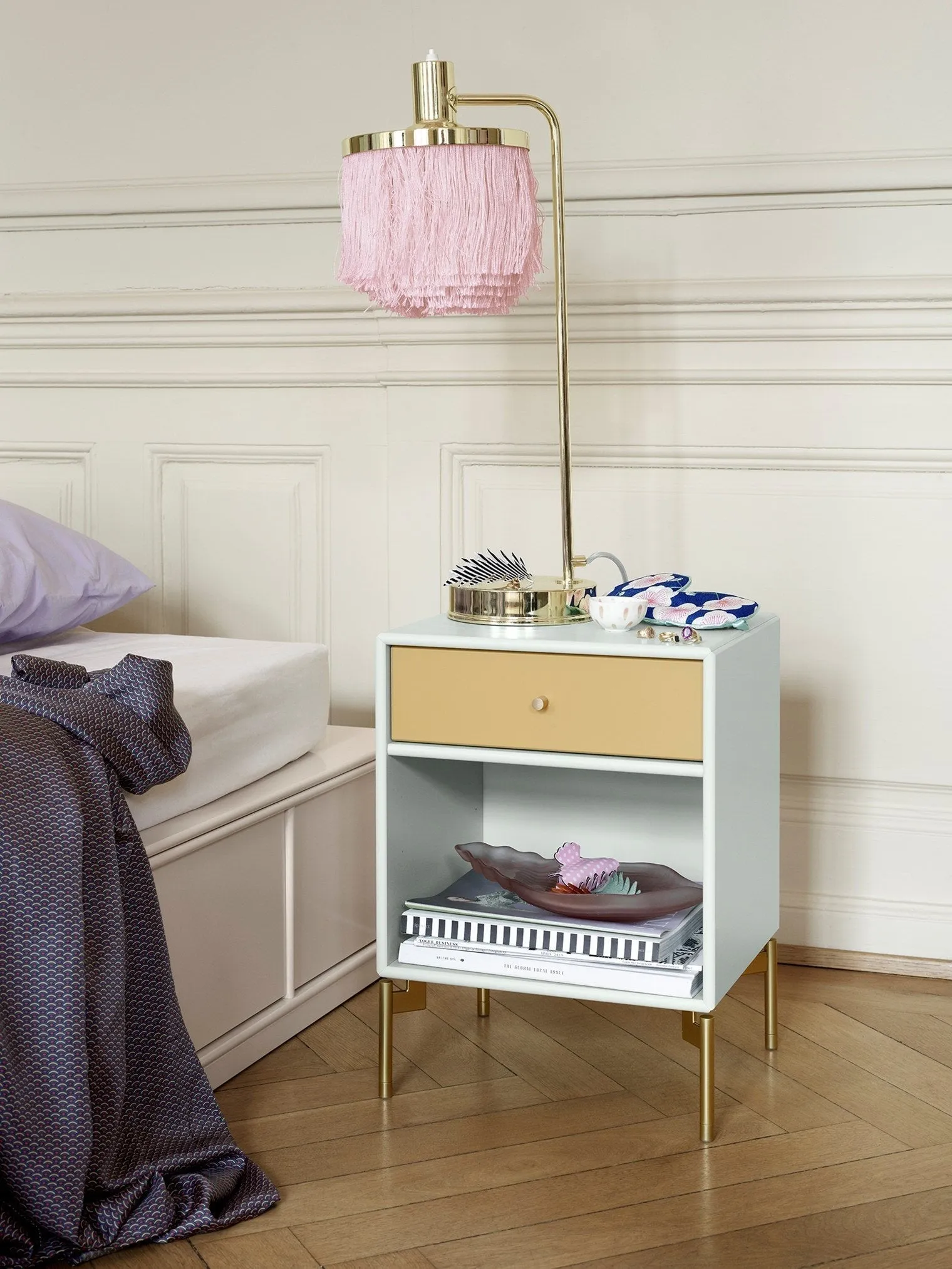 Montana Dream Nightstand With Legs, Masala/Brass