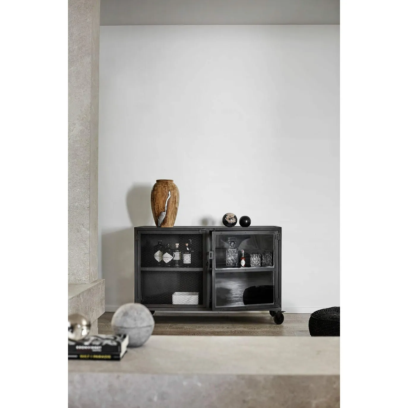 Muubs 21 Bar Cabinet, Black